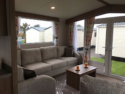 3 Bed Luxury Mobile Home Hoburne Park Christchurch