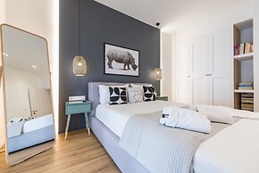 Luxury Hill View Loft by CloudKeys