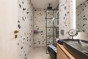 Luxury Hill View Loft by CloudKeys