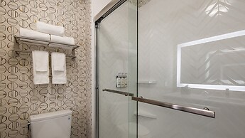 Holiday Inn Clarksville Northeast by IHG