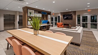 Holiday Inn Clarksville Northeast by IHG