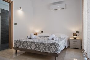 Park-View Pool Villa steps to the Beach