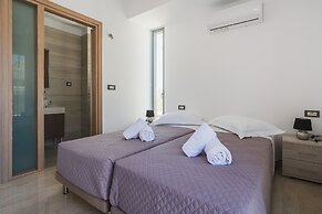 Park-View Pool Villa steps to the Beach