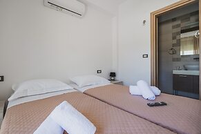 Park-View Pool Villa steps to the Beach