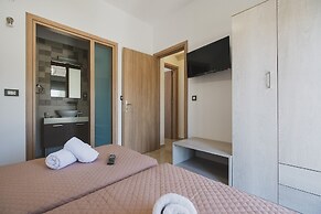 Park-View Pool Villa steps to the Beach