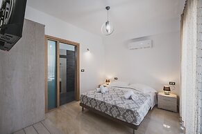 Park-View Pool Villa steps to the Beach