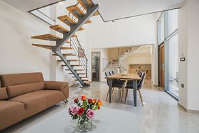 Park-View Pool Villa steps to the Beach