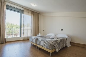 Park-View Pool Villa steps to the Beach