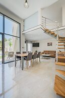 Park-View Pool Villa steps to the Beach