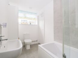 76A Mackworth Road