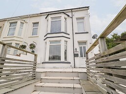 76A Mackworth Road