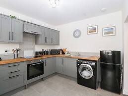 76A Mackworth Road