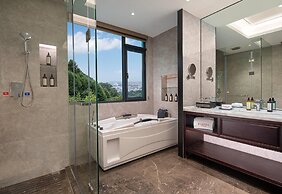 Ramada by Wyndham Xianning Xishan Mountain