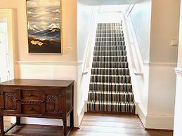 Stunning Estate Sleeps 22 Private Parking & Garden