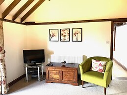 Stunning Estate Sleeps 22 Private Parking & Garden