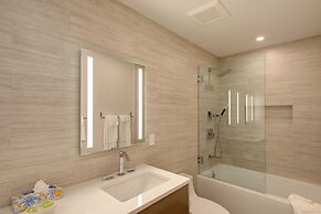 Deluxe 2 Bedroom Apartments at Resort with Outdoor Pool & Hot Tub