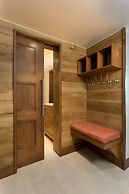 Deluxe 2 Bedroom Apartments at Resort with Outdoor Pool & Hot Tub