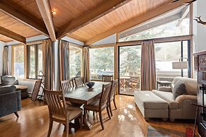 Deluxe 2 Bedroom Apartments at Resort with Outdoor Pool & Hot Tub