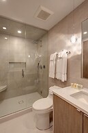 Deluxe 2 Bedroom Apartments at Resort with Outdoor Pool & Hot Tub