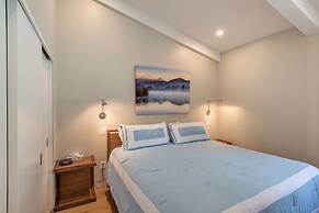 Deluxe 2 Bedroom Apartments at Resort with Outdoor Pool & Hot Tub