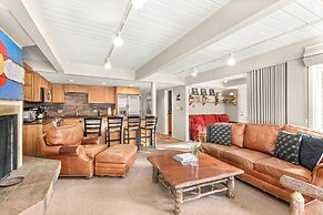 Comfortable & Modern 2 Bedroom Apartments - Right on the Slopes!