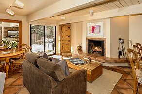 Comfortable & Modern 2 Bedroom Apartments - Right on the Slopes!