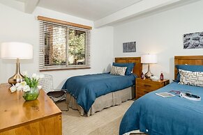 Comfortable & Modern 2 Bedroom Apartments - Right on the Slopes!