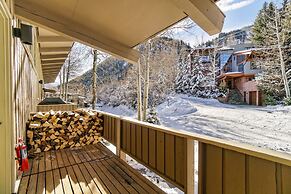 Two Bedroom Apartments With One of a Kind Location on Slopes of Aspen 