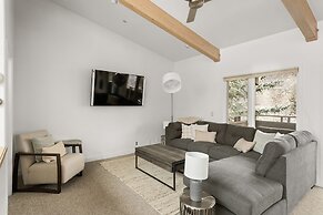Two Bedroom Apartments with One of a Kind Location on Slopes of Aspen 