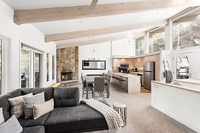 Two Bedroom Apartments with One of a Kind Location on Slopes of Aspen 