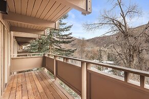 Two Bedroom Apartments with One of a Kind Location on Slopes of Aspen 