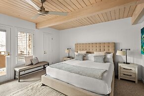 Two Bedroom Apartments with One of a Kind Location on Slopes of Aspen 