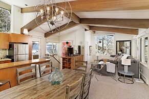 Two Bedroom Apartments with One of a Kind Location on Slopes of Aspen 