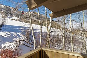 Two Bedroom Apartments with One of a Kind Location on Slopes of Aspen 