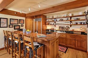 Deluxe 3 & 4 Bedroom Aspen Apartments Next to Silver Queen Gondola