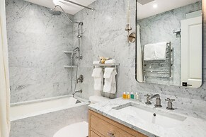 Deluxe 3 & 4 Bedroom Aspen Apartments Next to Silver Queen Gondola