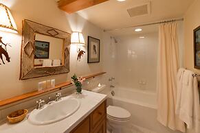 Deluxe 3 & 4 Bedroom Aspen Apartments Next to Silver Queen Gondola