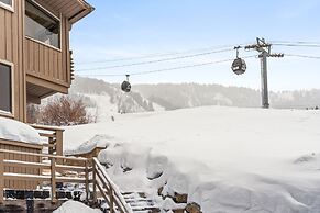 Deluxe 3 & 4 Bedroom Aspen Apartments Next to Silver Queen Gondola