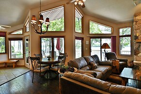 Cheif Lake Lodge 4 Bedroom Home by RedAwning