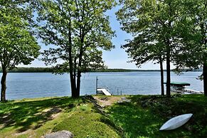 Cheif Lake Lodge 4 Bedroom Home by RedAwning