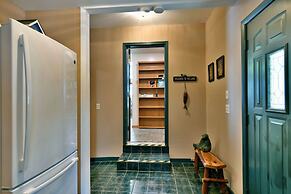 Cheif Lake Lodge 4 Bedroom Home by RedAwning