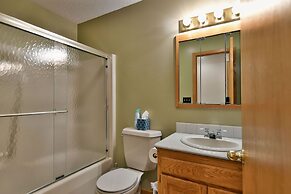 Cheif Lake Lodge 4 Bedroom Home by RedAwning