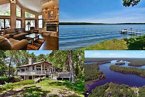 Cheif Lake Lodge 4 Bedroom Home by RedAwning
