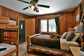 Cheif Lake Lodge 4 Bedroom Home by RedAwning