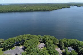 Cheif Lake Lodge 4 Bedroom Home by RedAwning