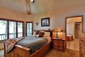 Cheif Lake Lodge 4 Bedroom Home by RedAwning