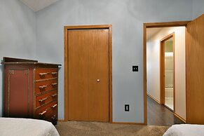 Cheif Lake Lodge 4 Bedroom Home by RedAwning