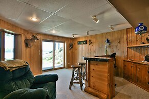 Cheif Lake Lodge 4 Bedroom Home by RedAwning