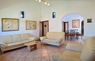 Amazing Home in Dracevac With Outdoor Swimming Pool, Wifi and 3 Bedroo