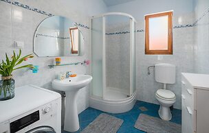 Amazing Home in Dracevac With Outdoor Swimming Pool, Wifi and 3 Bedroo